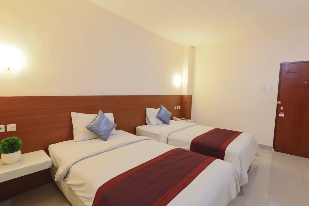 Hotel Reddoorz @ Raya Kuta Kuta Lombok Zewnętrze zdjęcie