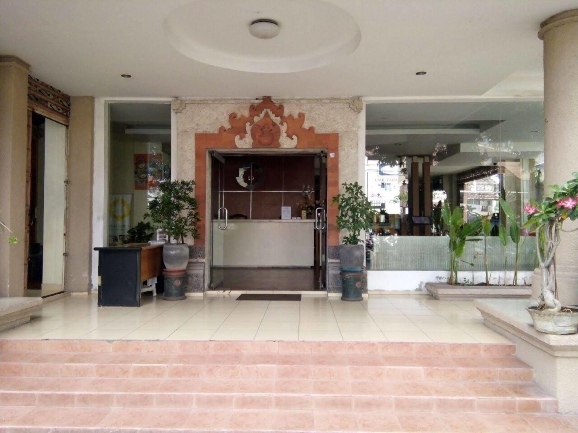 Hotel Reddoorz @ Raya Kuta Kuta Lombok Zewnętrze zdjęcie