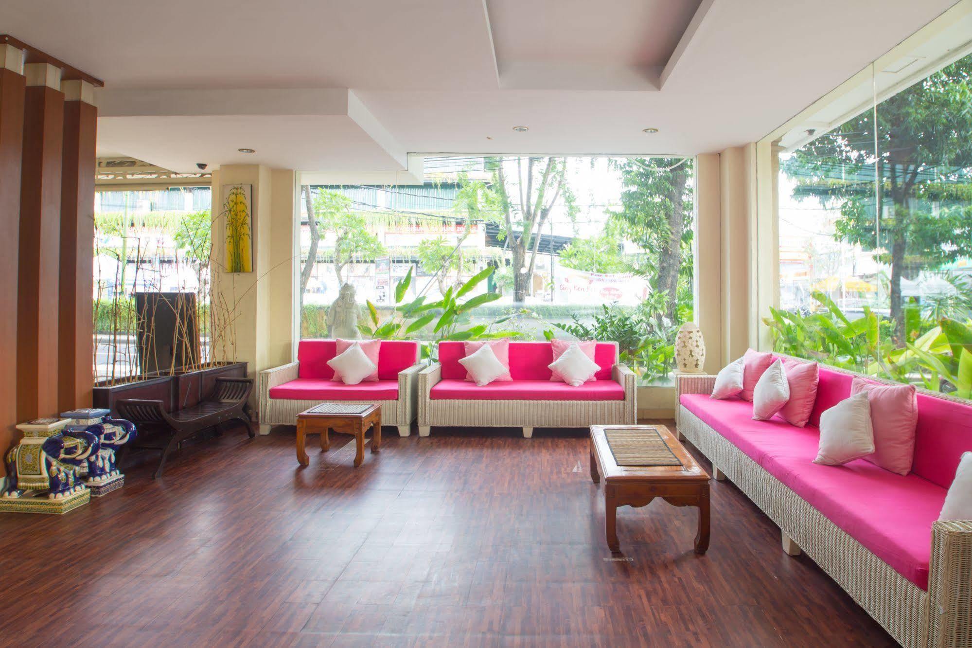 Hotel Reddoorz @ Raya Kuta Kuta Lombok Zewnętrze zdjęcie